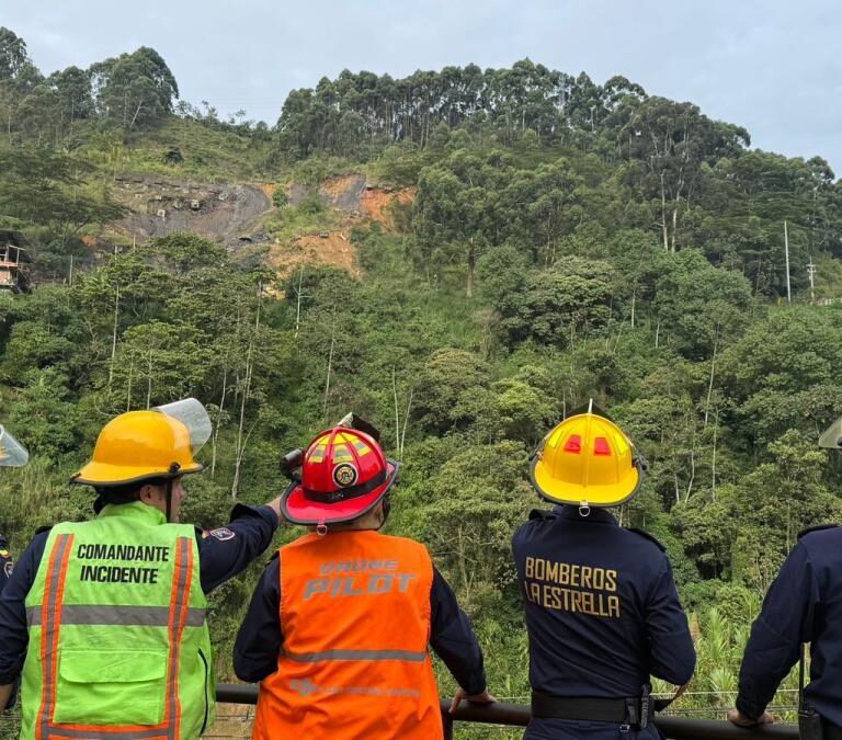 alto riesgo de derrumbe en la variante de Caldas