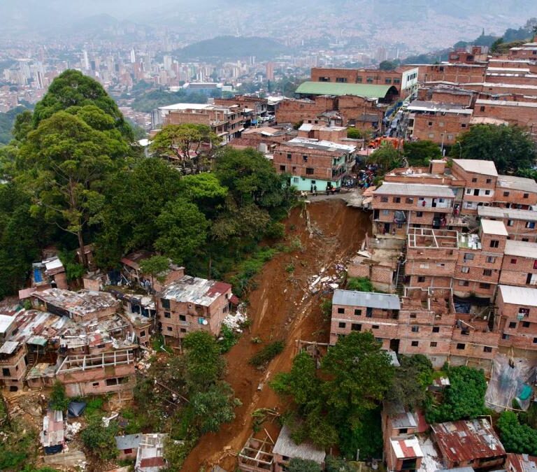 gracias a una llamada al 123 se salvaron vidas tras la emergencia en el barrio Villatina