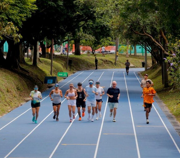 Alcaldía de Medellín entregó pista de trote de la Unidad Deportiva de Belén adaptada a estándares internacionales