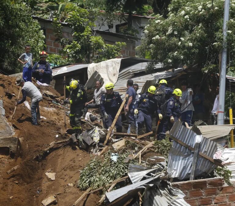 22 muertos confirmados hasta hora tras recuperación de cuerpos atrapados